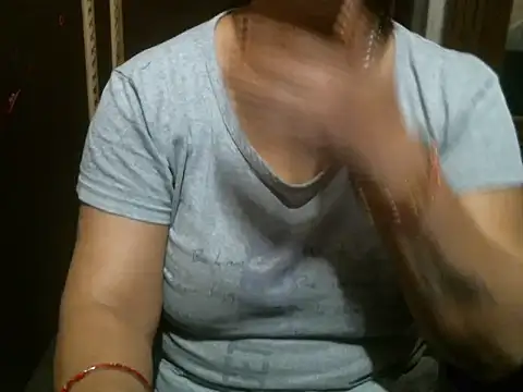 Snapshot of UrsMansi chatting on May 2026 03:46:02 AM UrsMansi online show from May 2026 03:46:02 AM