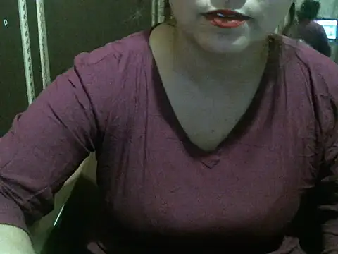 Snapshot of UrsMansi chatting on October 2025 07:35:01 PM UrsMansi online show from October 2025 07:35:01 PM