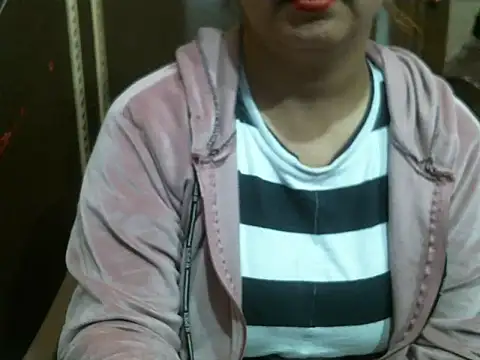 Snapshot of UrsMansi chatting on November 2025 07:58:01 PM UrsMansi online show from November 2025 07:58:01 PM