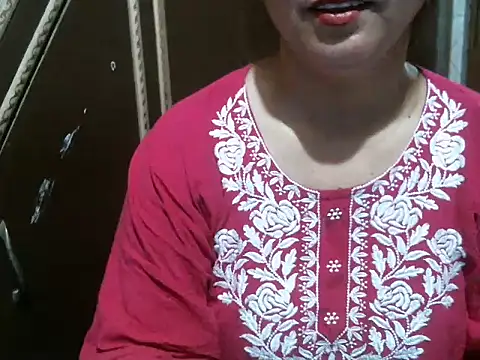Snapshot of UrsMansi chatting on September 2025 06:19:01 AM UrsMansi online show from September 2025 06:19:01 AM