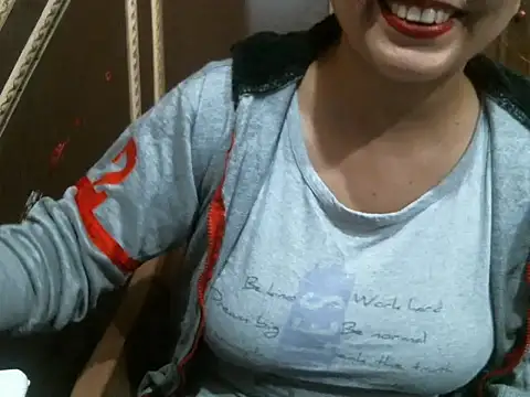 Snapshot of UrsMansi chatting on November 2025 07:02:02 PM UrsMansi online show from November 2025 07:02:02 PM