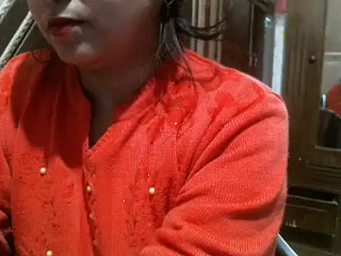 Snapshot of UrsMansi chatting on January 2025 04:49:01 AM UrsMansi online show from January 2025 04:49:01 AM