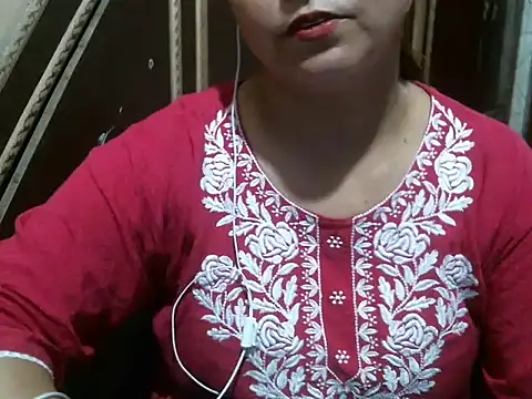 Snapshot of UrsMansi chatting on September 2025 06:50:01 PM UrsMansi online show from September 2025 06:50:01 PM