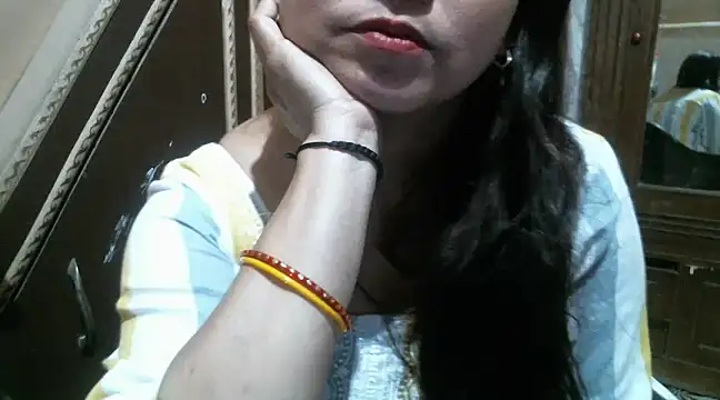 Snapshot of UrsMansi chatting on March 2025 04:28:02 AM UrsMansi online show from March 2025 04:28:02 AM