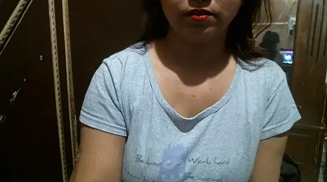 Snapshot of UrsMansi chatting on February 2025 04:26:01 AM UrsMansi online show from February 2025 04:26:01 AM