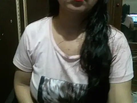 Snapshot of UrsMansi chatting on October 2025 08:53:01 PM UrsMansi online show from October 2025 08:53:01 PM