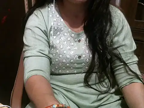 Snapshot of UrsMansi chatting on November 2025 07:00:02 AM UrsMansi online show from November 2025 07:00:02 AM