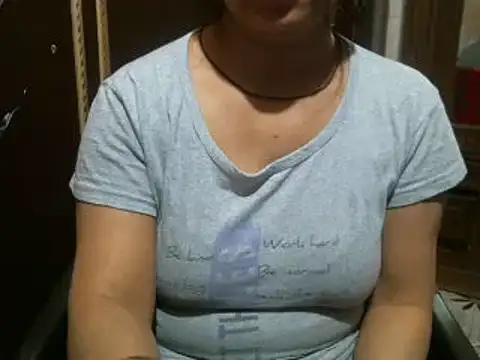 Snapshot of UrsMansi chatting on January 2025 08:47:01 PM UrsMansi online show from January 2025 08:47:01 PM