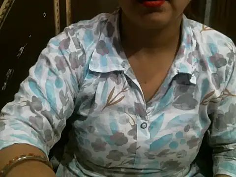 Snapshot of UrsMansi chatting on October 2025 07:10:02 AM UrsMansi online show from October 2025 07:10:02 AM