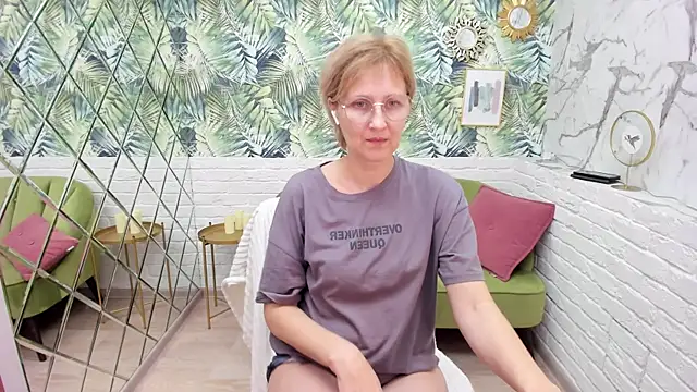 Paris Cherry online show from November 2025 08:02:02 PM