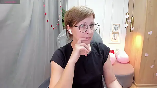 Snapshot of Paris_Cherry chatting on February 2025 01:33:01 PM Paris Cherry online show from February 2025 01:33:01 PM