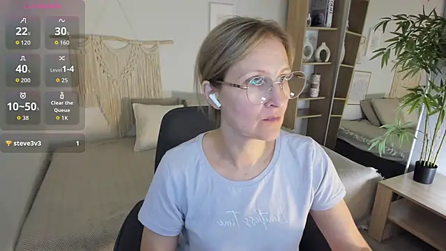 Snapshot of Paris_Cherry chatting on September 2025 07:52:02 PM Paris Cherry online show from September 2025 07:52:02 PM