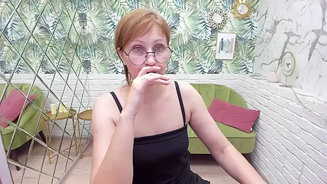 Snapshot of Paris_Cherry chatting on March 2025 02:01:02 PM Paris Cherry online show from March 2025 02:01:02 PM