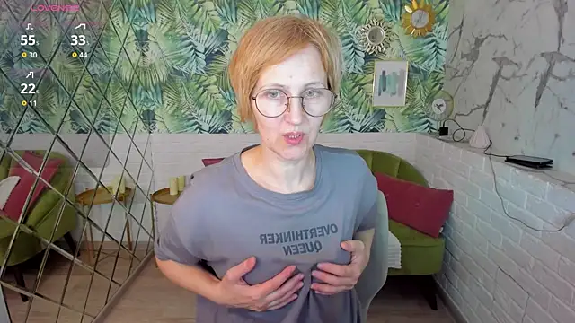 Snapshot of Paris_Cherry chatting on May 2026 04:38:01 AM Paris Cherry online show from May 2026 04:38:01 AM