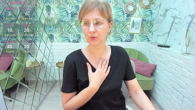 Paris Cherry online show from December 2025 08:01:02 PM