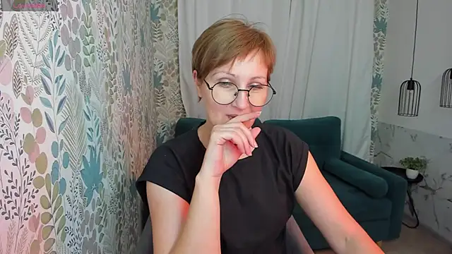 Snapshot of Paris_Cherry chatting on February 2025 01:08:02 PM Paris Cherry online show from February 2025 01:08:02 PM