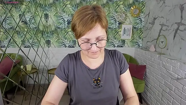 Snapshot of Paris_Cherry chatting on March 2025 11:07:01 PM Paris Cherry online show from March 2025 11:07:01 PM
