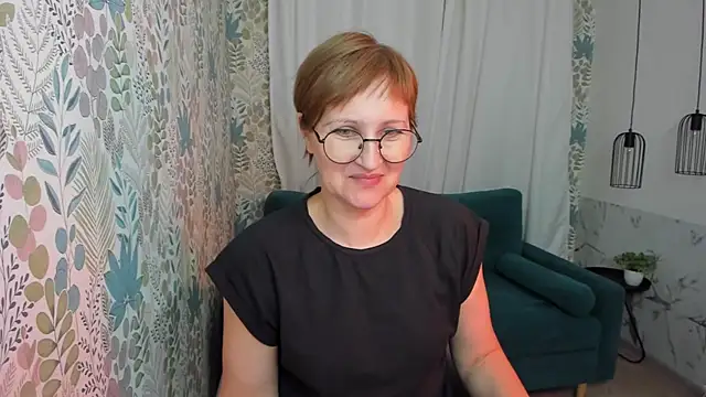 Snapshot of Paris_Cherry chatting on February 2025 04:14:02 PM Paris Cherry online show from February 2025 04:14:02 PM