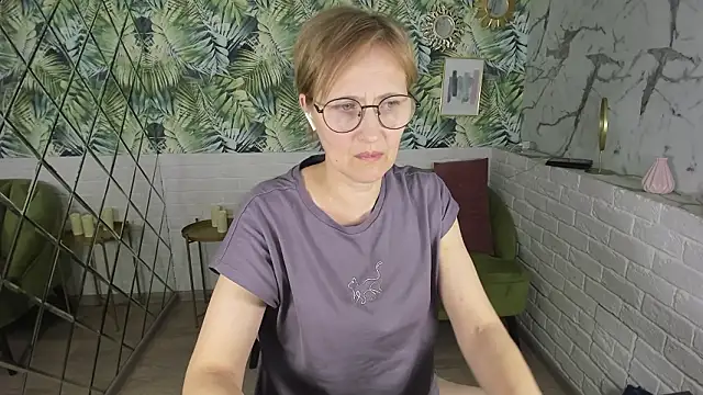 Paris Cherry online show from January 2026 07:12:01 PM