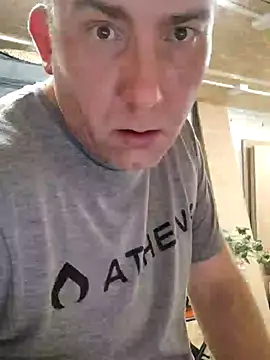 Snapshot of IronedTitan chatting on December 2024 12:24:01 AM IronedTitan online show from December 2024 12:24:01 AM