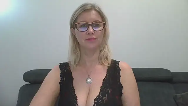 DoreenSexy online show from September 2025 08:15:02 PM