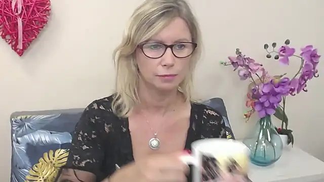 DoreenSexy online show from September 2025 07:52:02 AM