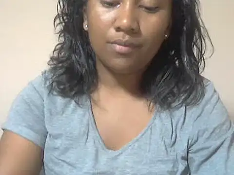 cutybigass online show from April 2026 05:50:02 PM