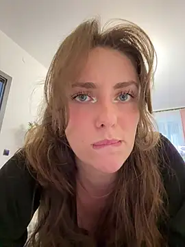 MariiD online show from March 2025 12:23:01 PM