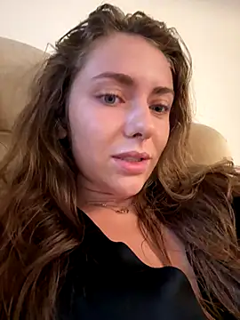 MariiD online show from October 2025 05:41:01 AM