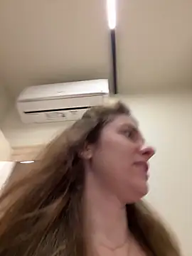 MariiD online show from December 2025 04:41:02 PM