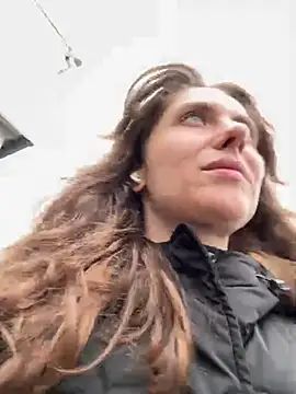 MariiD online show from February 2025 10:01:01 AM