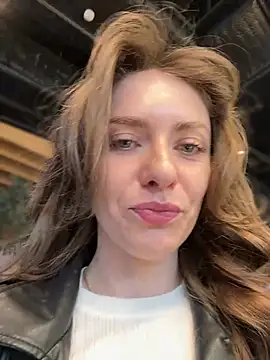 Snapshot of MariiD chatting on May 2026 07:23:01 AM MariiD online show from May 2026 07:23:01 AM