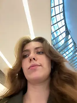 MariiD online show from January 2025 12:12:02 PM