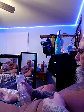 EdgarAlenPole online show from February 2026 07:52:01 AM