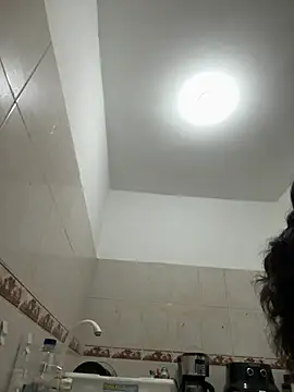 Snapshot of HallyBans chatting on February 2026 04:07:01 PM HallyBans online show from February 2026 04:07:01 PM