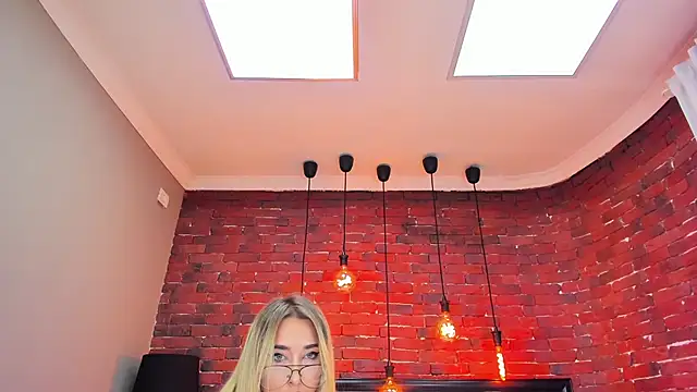 ChristynaRoss online show from November 2025 08:35:01 PM