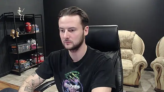 MihasikD online show from November 2025 06:19:01 PM