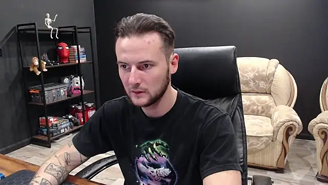 MihasikD online show from October 2025 09:43:02 AM