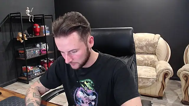 MihasikD online show from October 2025 12:51:01 PM