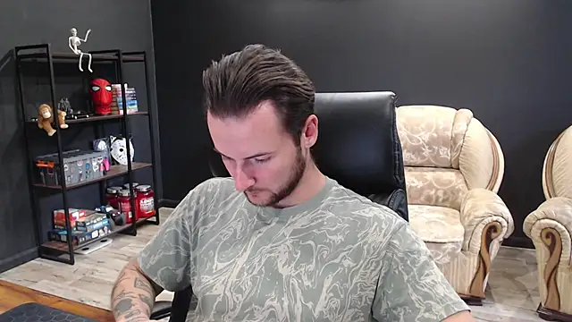 MihasikD online show from October 2025 12:39:01 PM