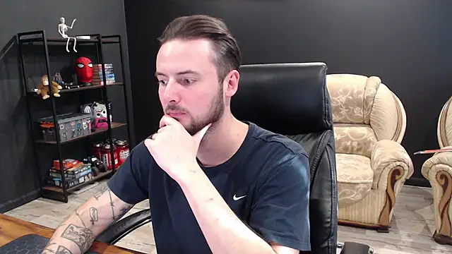 MihasikD online show from November 2025 11:36:01 AM