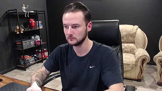 MihasikD online show from November 2025 01:58:02 PM