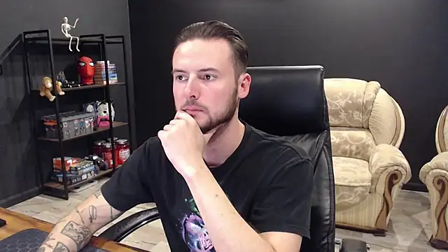 MihasikD online show from October 2025 01:13:01 PM