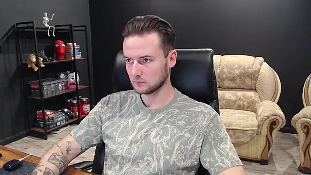 MihasikD online show from October 2025 09:19:02 AM