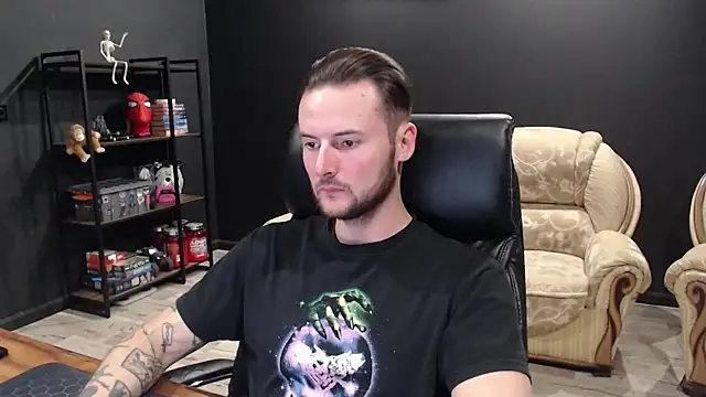 MihasikD online show from October 2025 04:48:02 PM
