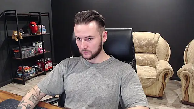 MihasikD online show from December 2025 12:31:01 PM