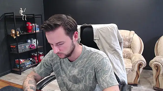 MihasikD online show from October 2025 09:21:01 AM