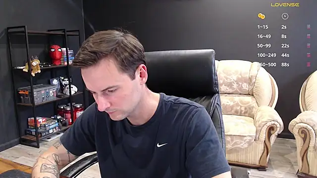 MihasikD online show from September 2025 11:33:02 AM
