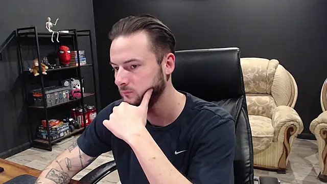 MihasikD online show from November 2025 10:52:02 AM