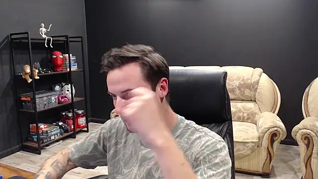 MihasikD online show from October 2025 03:37:02 PM